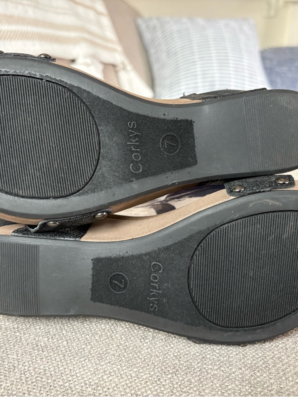 BOUTIQUE BY CORKYS “BANDIT” PLATFORM SANDAL, BLACK, 7 COMFORT MEMORY FOAM INSOLE - Picture 5 of 15